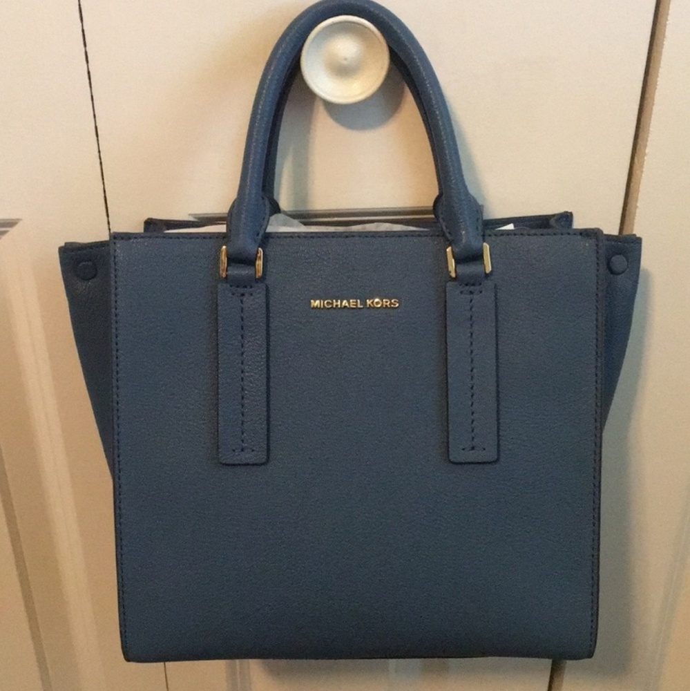 Authentic Michael Kors Satchel Bag!